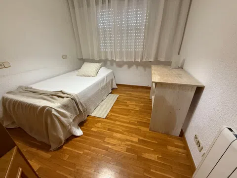 Piso en ronda de Levante, 3