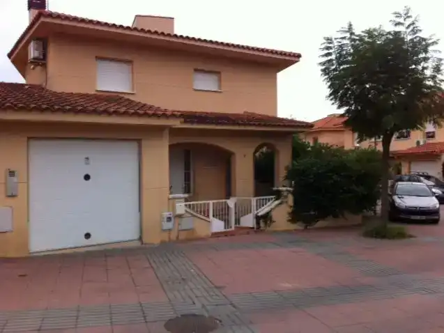 Chalet en  Carrer Antoni Gaudí i Cornet 8 - Foto 16