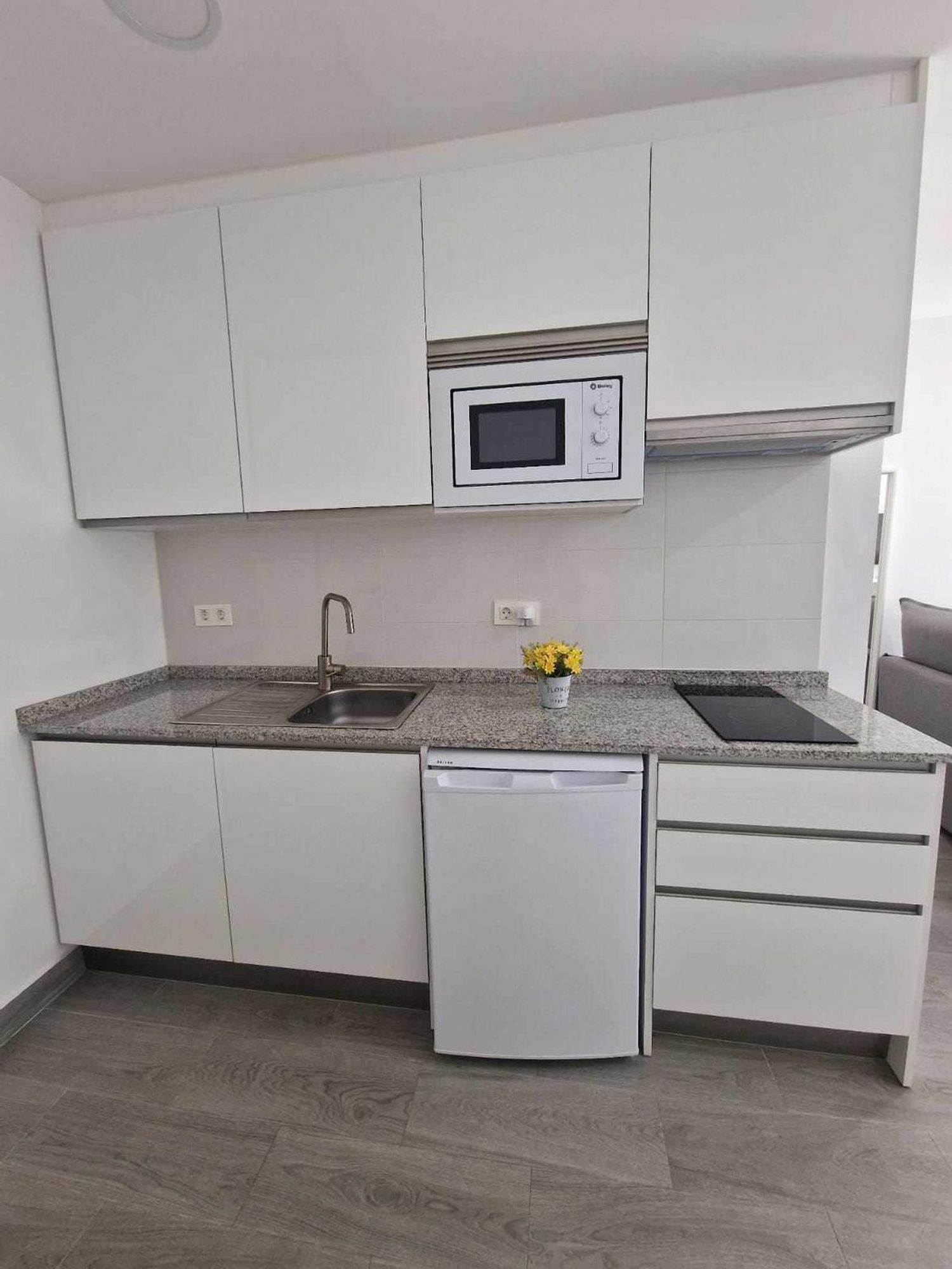 Estudio en Calle Pérez Escrich s/n - Foto 10