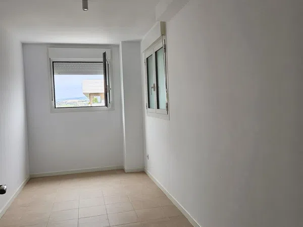 Piso en avenida de Castilla y León, 9 , piso 6º exterior - Foto 3