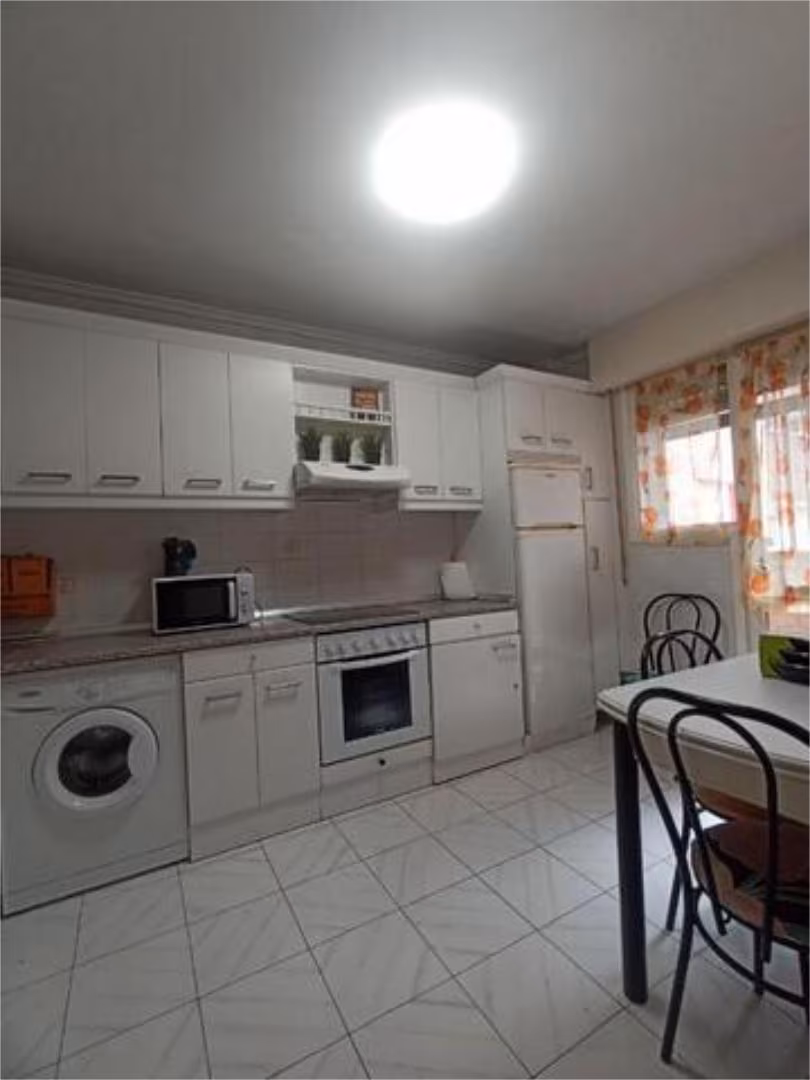 Piso en Azpilagaña - Foto 2