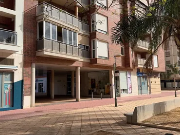 Piso en  Avenida Juan Carlos I 44 - Foto 2