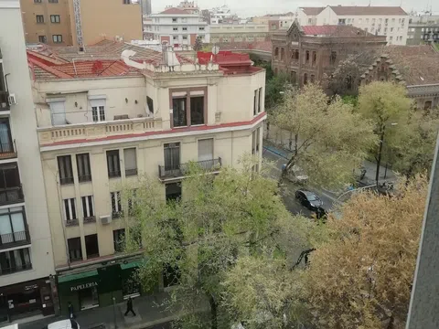 Piso en calle de Juan Bravo, 57