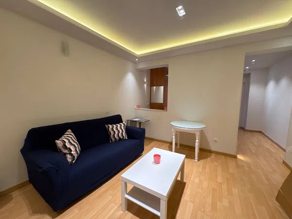 Piso en calle de Morejón, 1