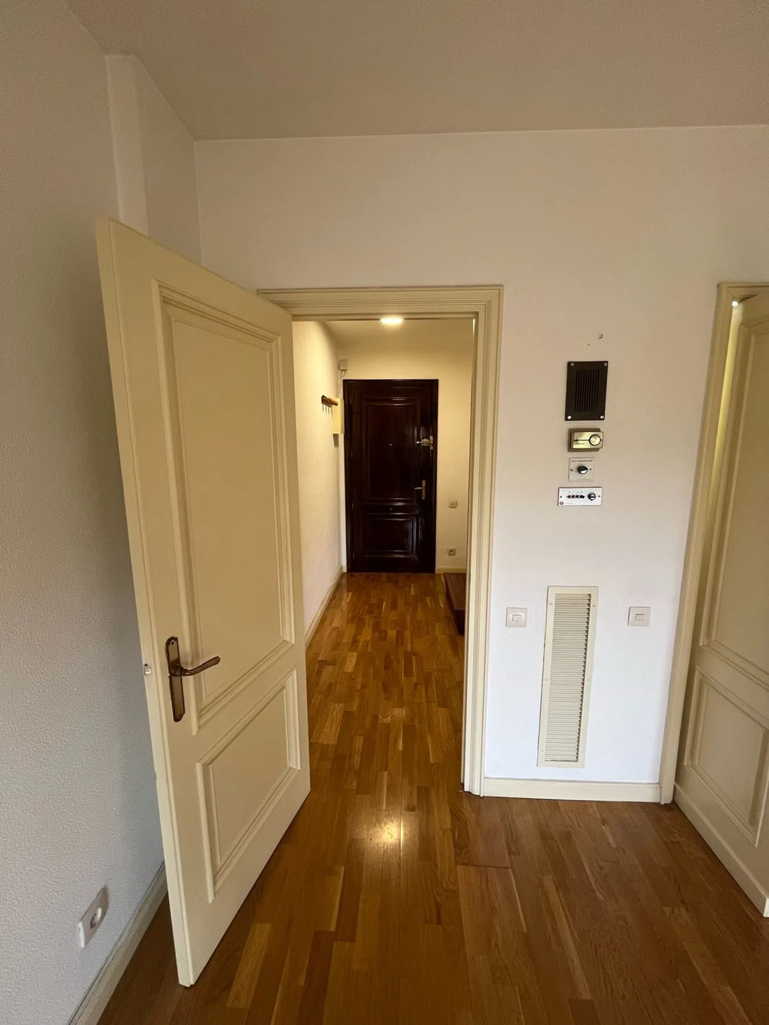 Piso en calle de la Infanta María Teresa, 7 - Foto 2