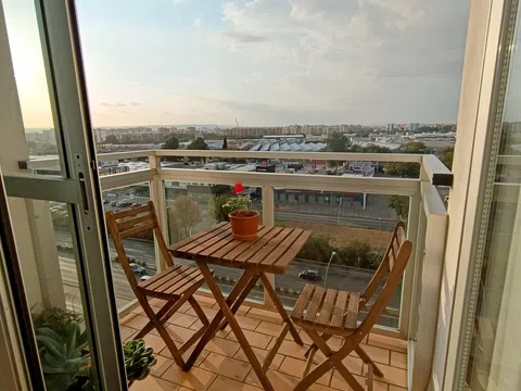 Piso en avenida Kansas City, 96