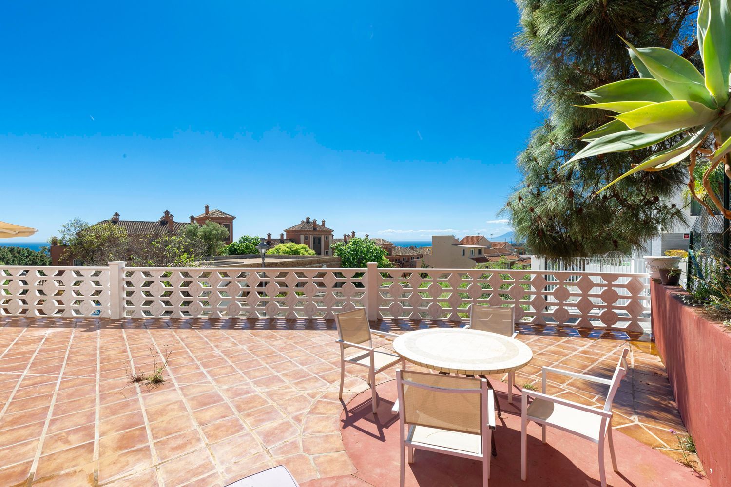 Casa o chalet independiente en Avenida de los Alisos, 19 - Foto 4