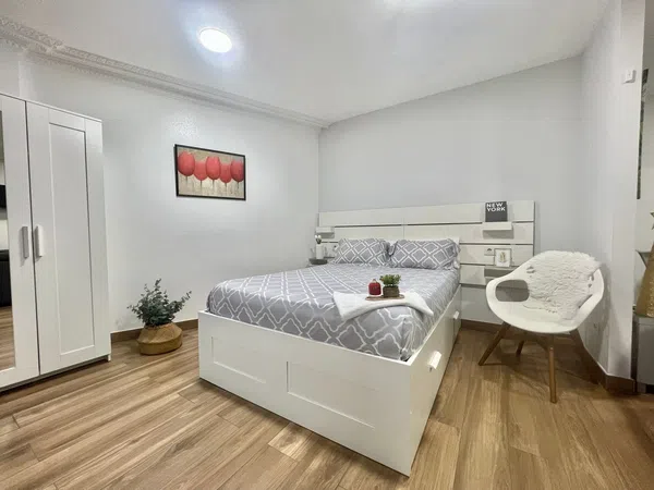 Estudio en Calle de Ramon Bares, 8 - Foto 1