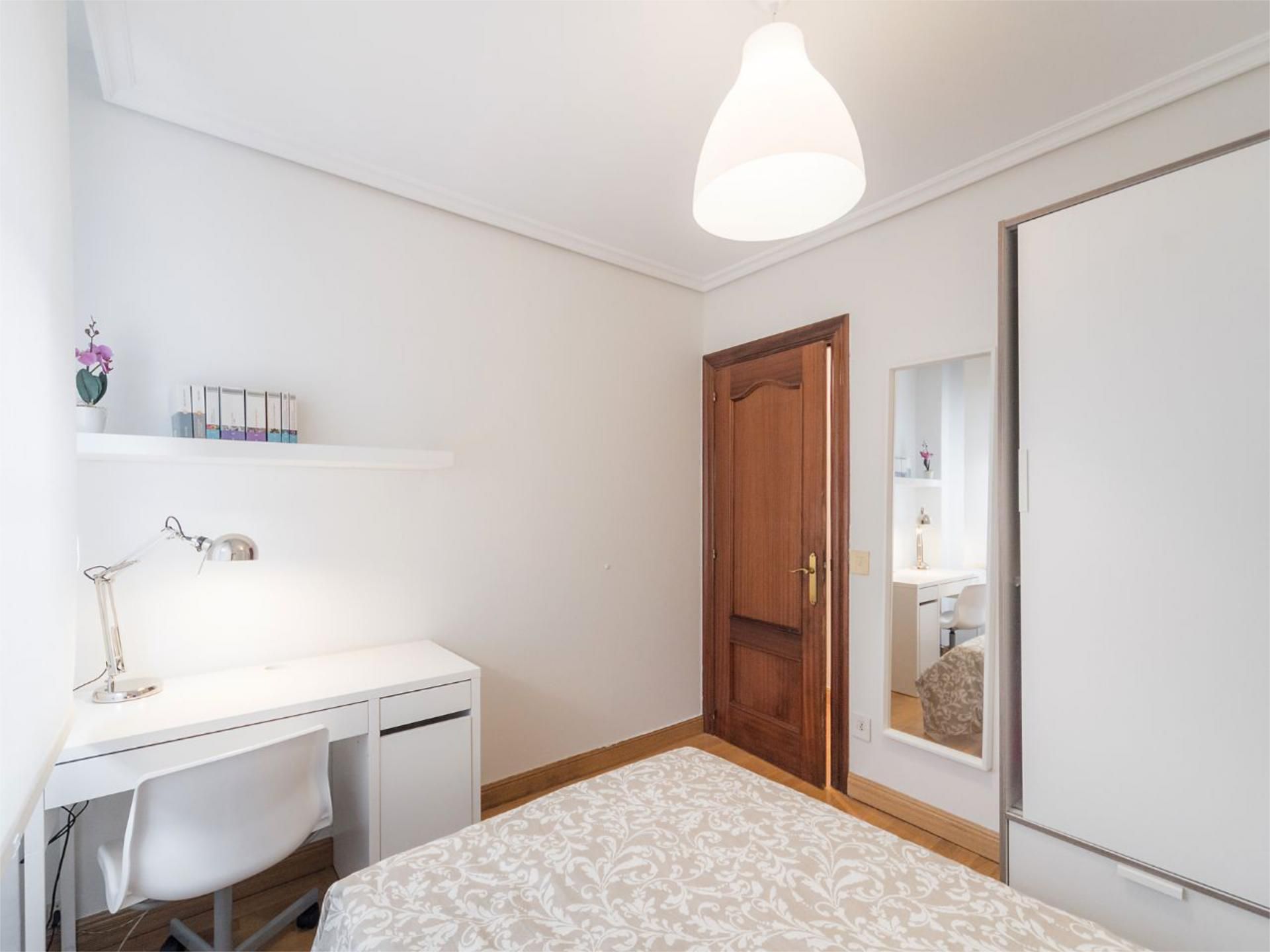 Piso en  Calle de Irunlarrea 50 - Foto 3