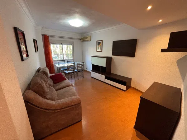 Piso en calle de Ángel Ganivet, 5 - Foto 1