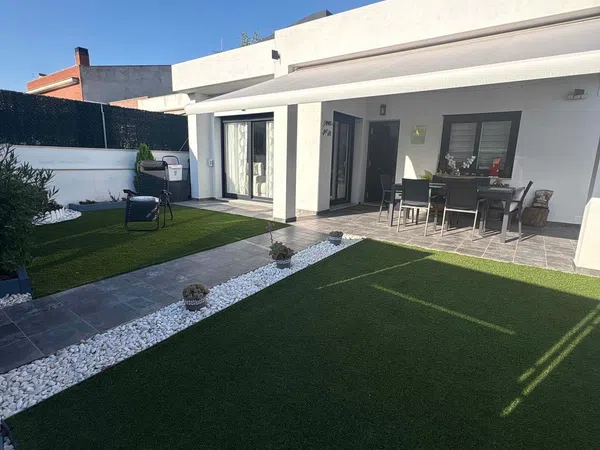 Chalet adosado en Calle del Mig, 8, Residencial, Residencial - Foto 2