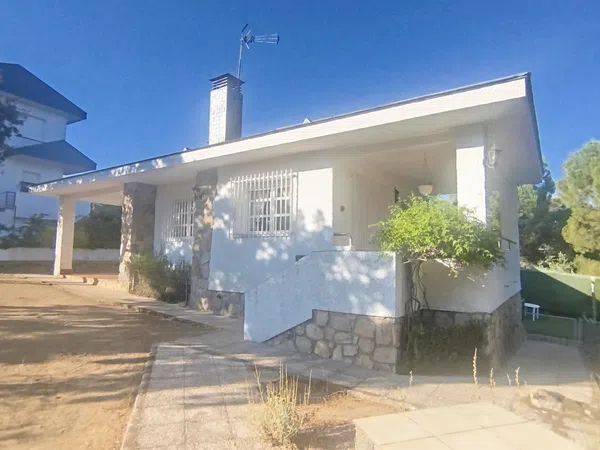 Casa o chalet independiente en Calle del Arroyo, 66 b, Las Zorreras - Monte Encinar, Las Zorreras - Monte Encinar - Foto 2
