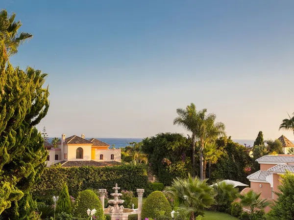 Casa o chalet independiente en Avenida Reina Doña Sofia, 34, Bahía de Marbella - Foto 1