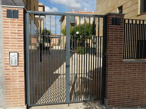 Piso en calle Fernando Población, 1 -19