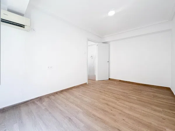 Piso en Calle de la Senyera, Mont-Olivet - Foto 4