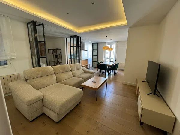 Piso en calle de Raimundo Fernández Villaverde, 16