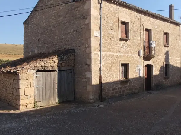 Casa de pueblo en Calle La Piñuela, 4 - Foto 1