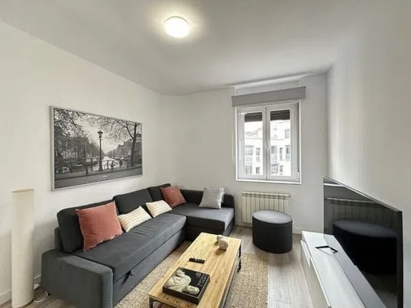 Piso en calle de la Vía Lactea, 1