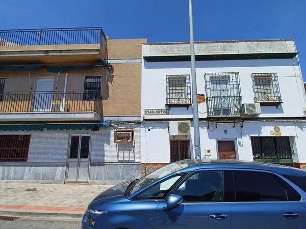 Chalet adosado en Plaza Neptuno, 1 - Foto 1