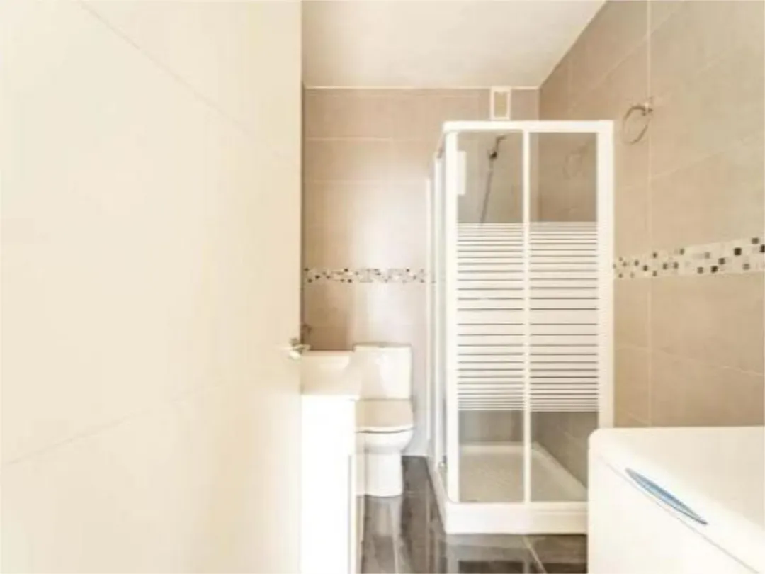 Piso en  Calle Pintor Guerrero del Castillo 2 - Foto 4