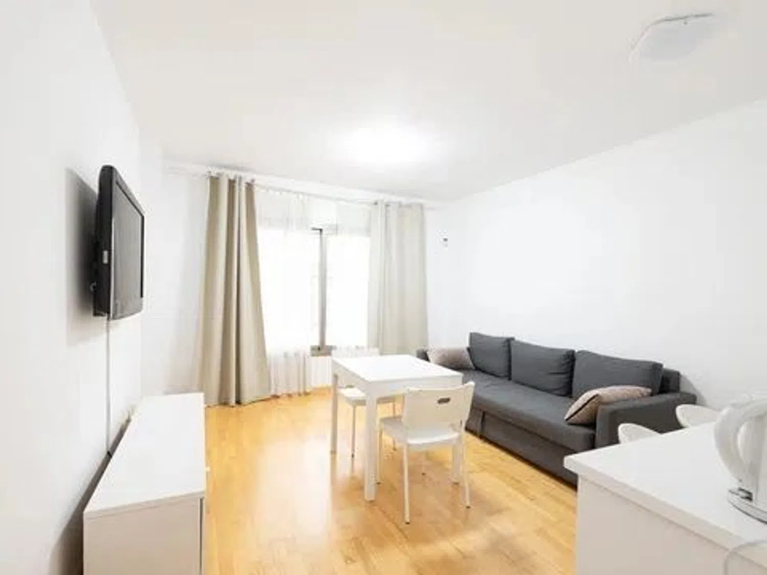 Piso en calle Juan del Encina, 38 - Foto 1