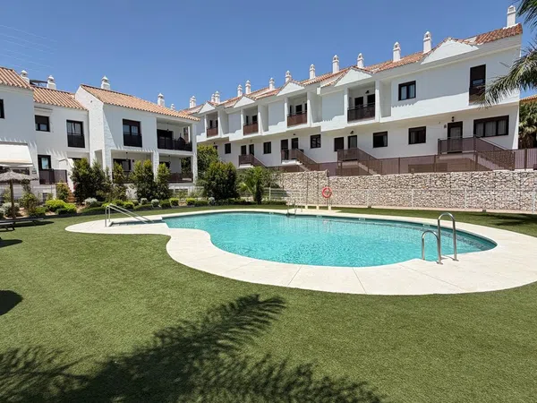 Chalet adosado en Calle Topacio, 57, Riviera del Sol, Riviera del Sol - Foto 1