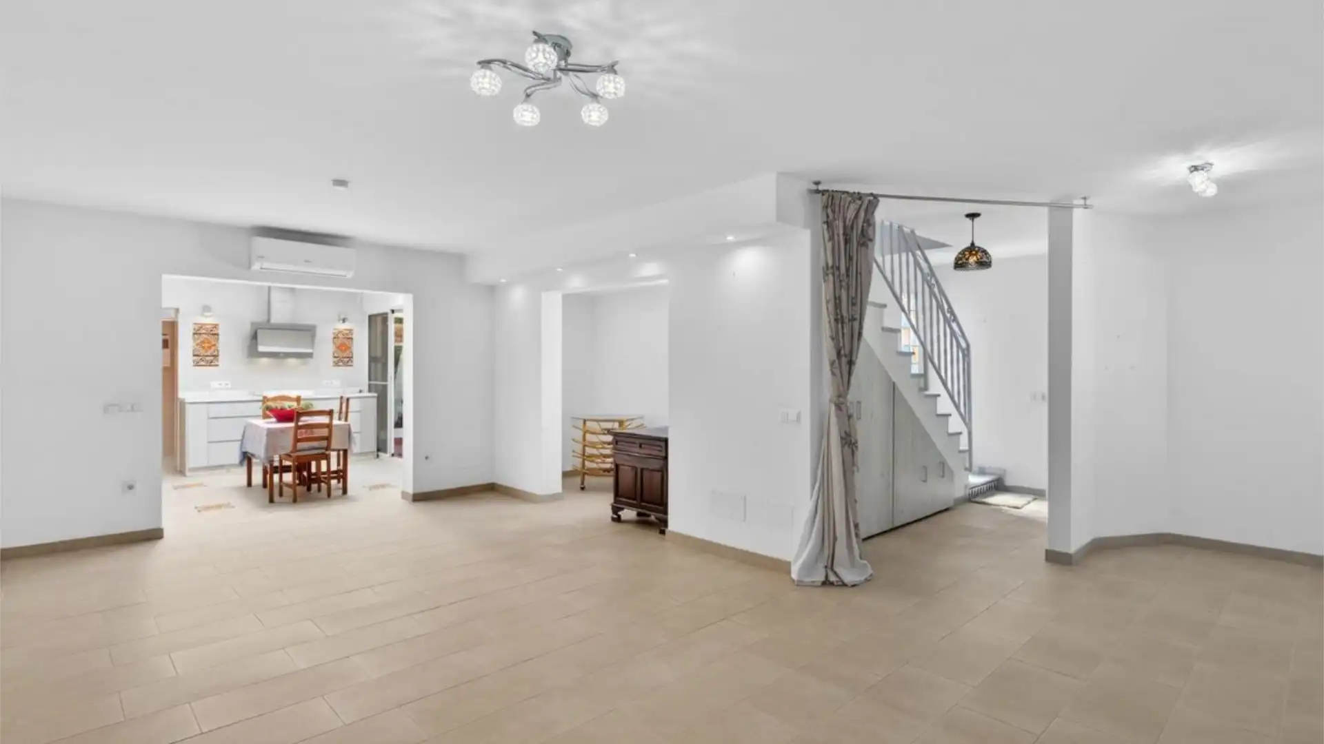 Casa adosada en  Calle Almería 64 - Foto 5