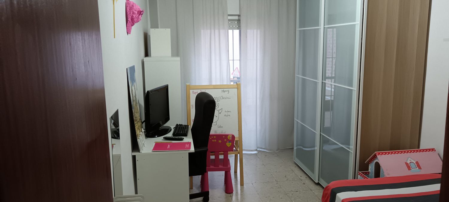 Piso en La Alhóndiga - Foto 2