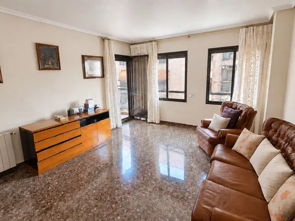 Piso en Avenida Ramón y Cajal, 6 - Foto 1
