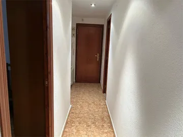 Piso en  Calle del Río Ésera 2 - Foto 13