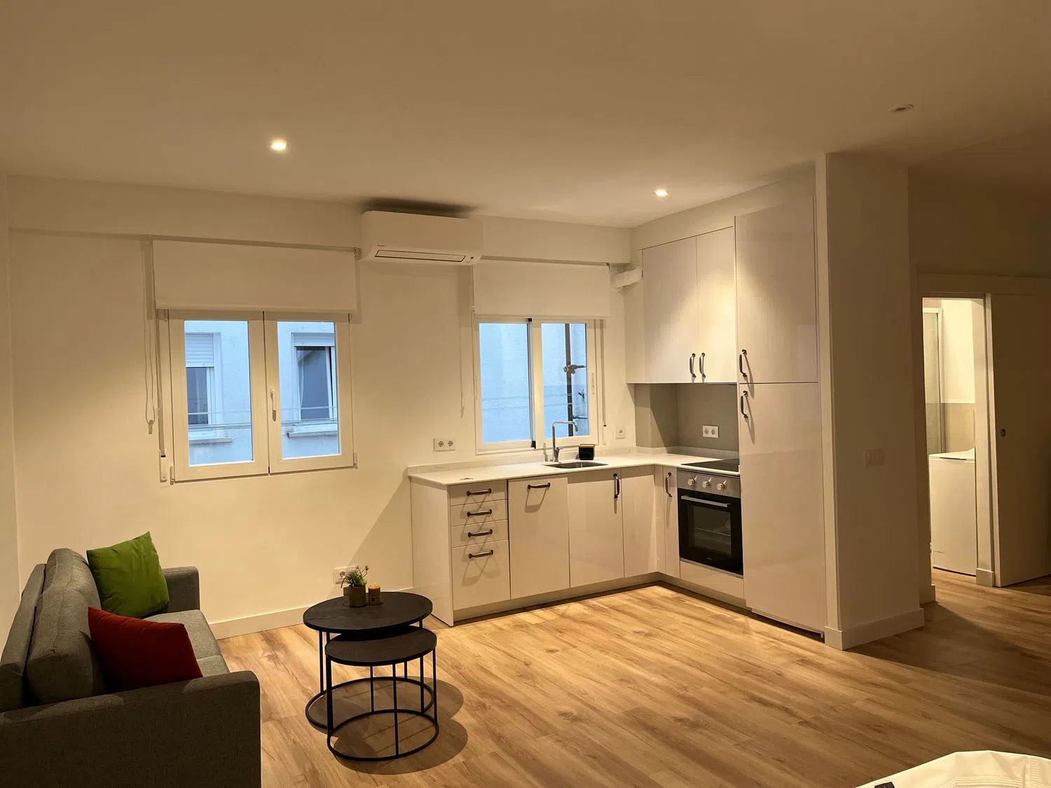 Estudio en calle de Rafael de Riego, 33 - Foto 1