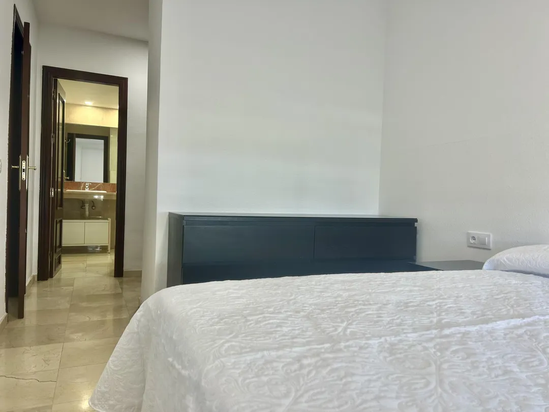 Piso en  Avenida Reyes Católicos Núm. - Foto 8