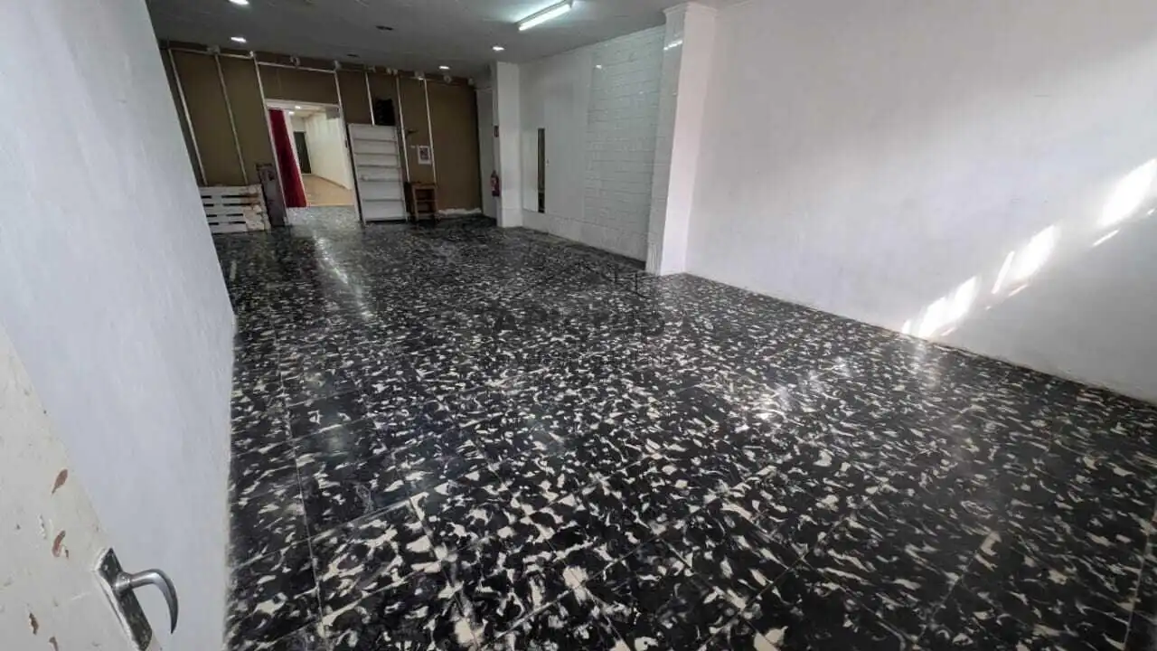 Local comercial en Sabadell - Foto 9