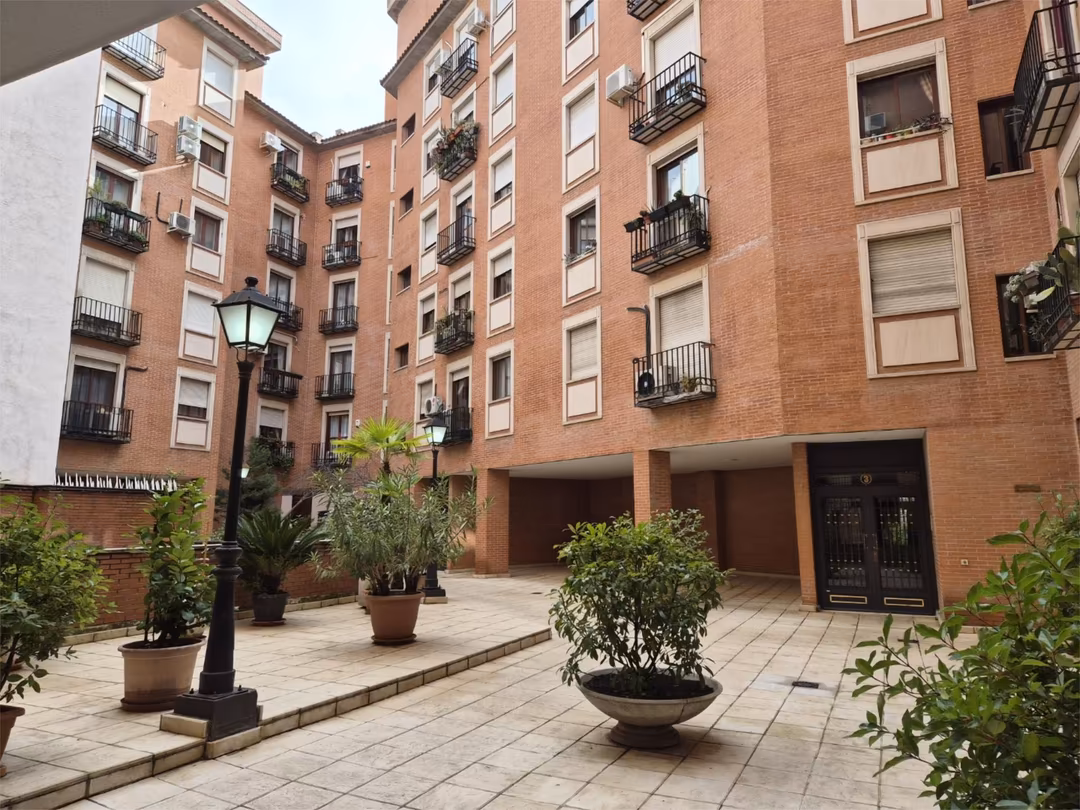 Piso en  Calle del Gobernador 4