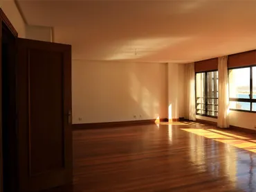 Piso en  Avenida de la Reina Victoria 39 - Foto 1