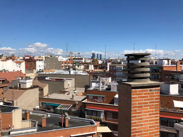 Ático en calle Clara del Rey, 39