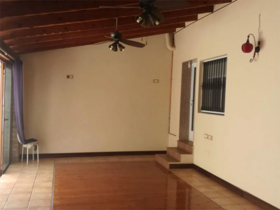 Casa adosada en  Calle Carrascos 18 - Foto 3