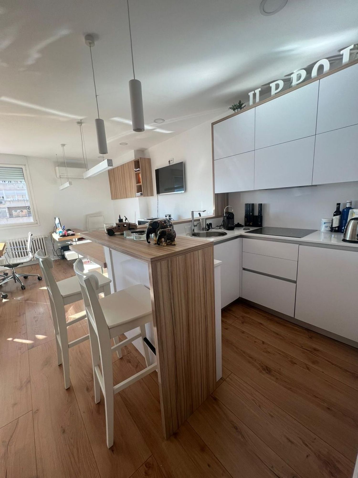 Estudio en calle de Orense, 18 - Foto 4