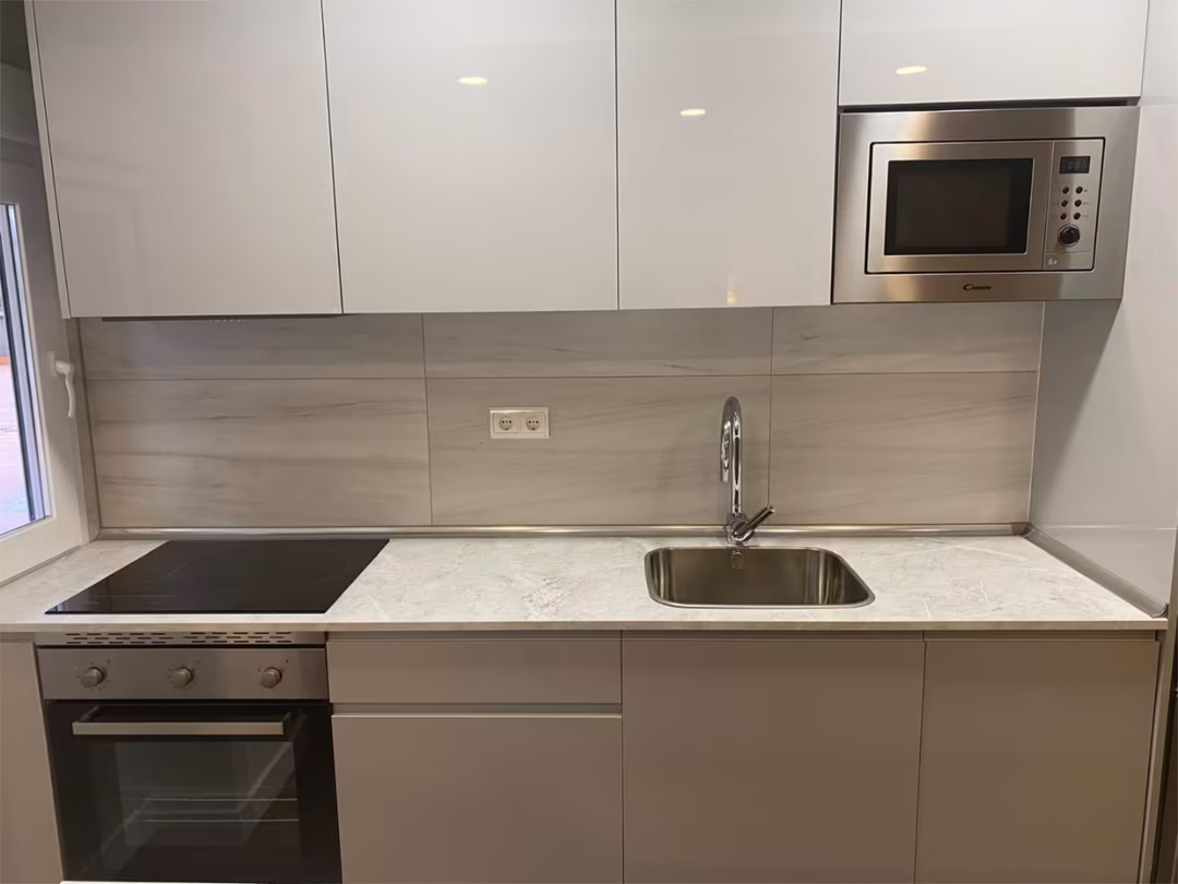 Piso en  Avenida de Alberto de Alcocer 34 - Foto 2