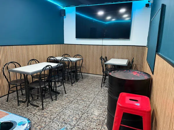 Bar de copas en traspaso en Calle de Diògenes - Foto 18