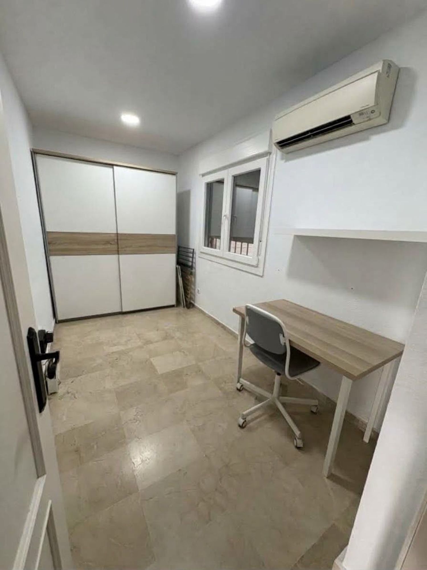 Chalet adosado en Palomares del Río - Foto 8