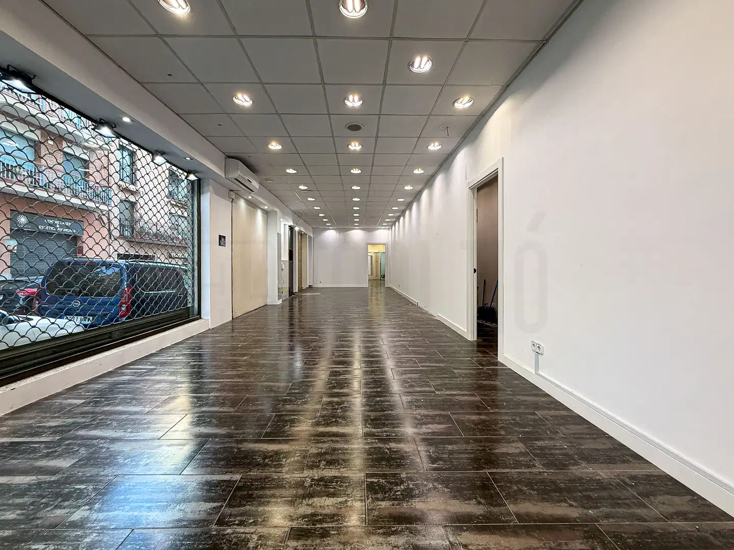 Local comercial en  Passeig dels Almogàvers - Foto 3