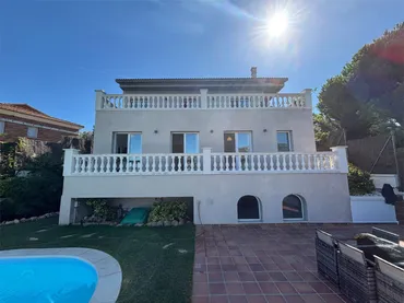Chalet en  Carrer de Josep Gallart i Parera 14 - Foto 1