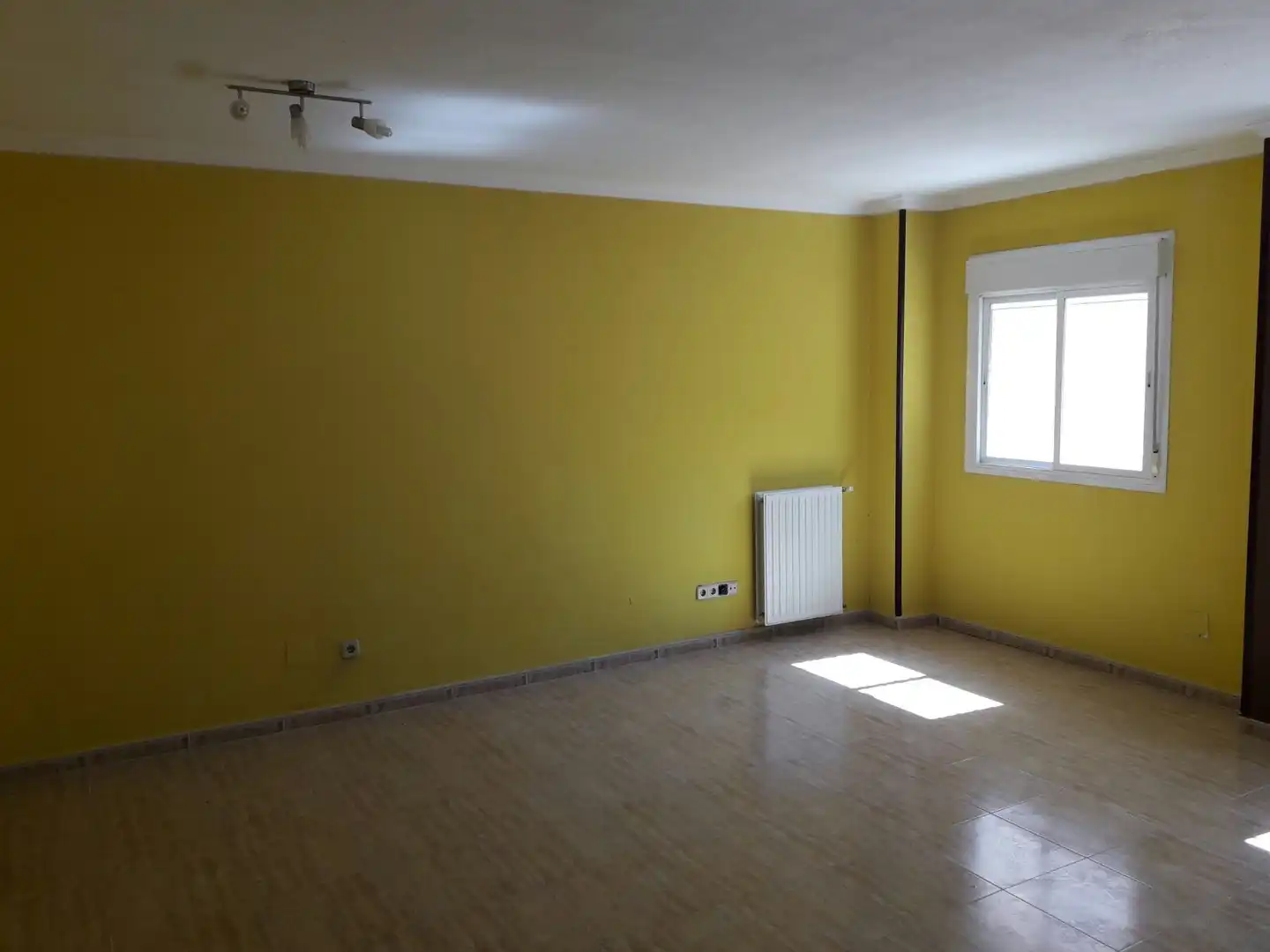 Planta baja en  Calle Presidente José María Aznar 1-39 - Foto 5