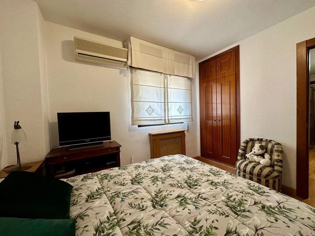 Piso en  Calle Torre de Peralada 3 - Foto 8