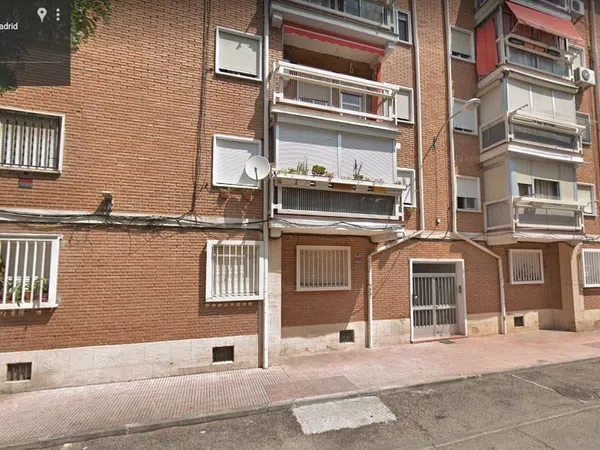 Piso en calle de Cobeña, 2