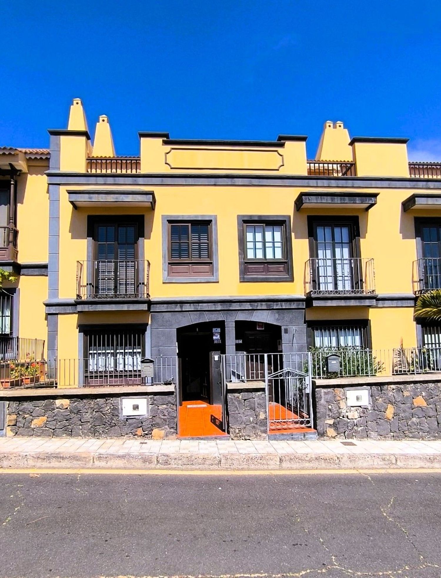 Chalet adosado en Calle Rector Francisco Hernández Borondo, 80, Gracia, Gracia - Foto 2
