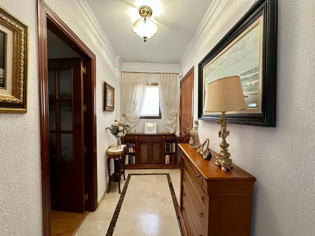 Piso en  Calle Torre de Peralada 3 - Foto 3