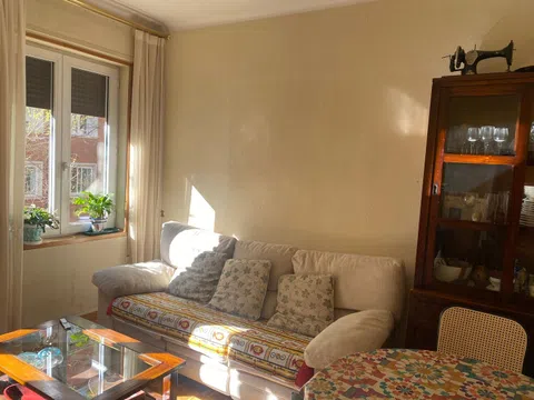 Piso en calle de Rafael de Riego, 27
