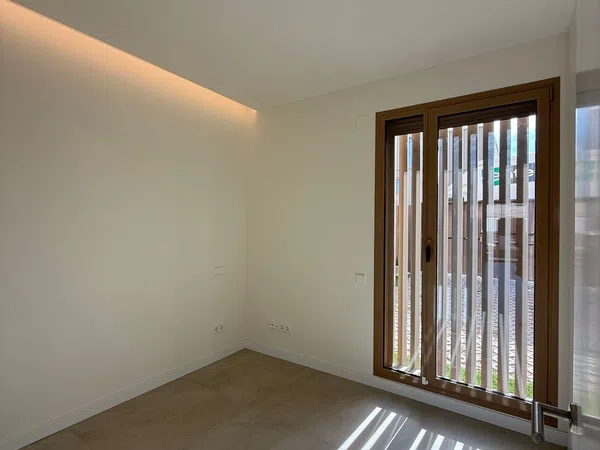Chalet adosado en Calle Torres de Quart - Foto 17